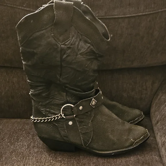 The Leather Connection Women's Boots - Picture 2 of 9